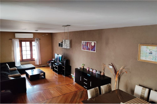 Venta Casa Flores Con Quincho Terraza Garaje