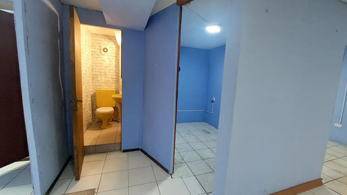Plaza Ñuñoa Edificio Acuario Local En Venta