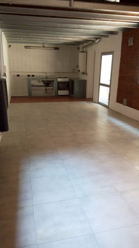 Cochabamba Al 400 Entre Bolívar Y Defensa, San Telmo. Impecable. 120 M2. Loft Dúplex 2 Ambientes Y Medio. Vestidor. Patio Grande. Baño Grande. Luminoso. Bajas Expensas. Totalmente Reciclado