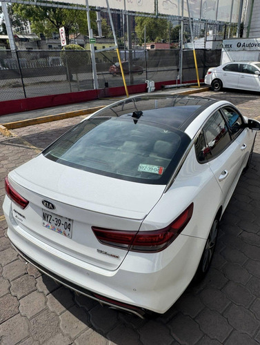 Kia Optima 2.0 L Turbo Gdi Sx At