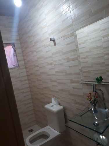 Imagem 12 de 14 de Casa Com 3 Suítes, Sala, Sala De Jantar, Copa, 3 Vagas.