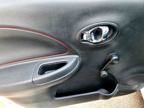 Imagen 12 de 15 de Nissan March 1.6 Sense Mt 2016