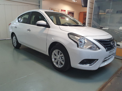 Nissan Versa Advance At My20