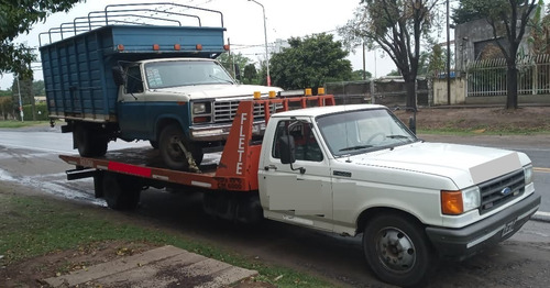 Imagen 10 de 12 de Ford 4000 Con Camilla Para 6tn