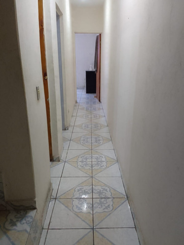 Sobrado Com 9 Cômodos Ao Todo