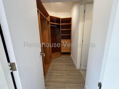 Apartamento Remodelado En Alquiler 25-24995 Cs