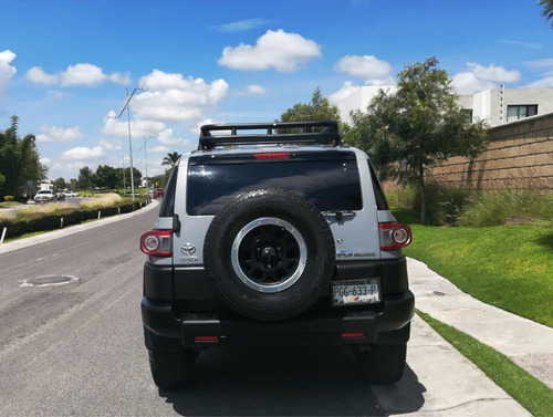 Imagen 4 de 14 de Toyota Fj Cruiser 2013 3p Especial V6 Aa 4x4 At