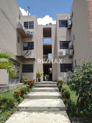 Imagen 2 de 18 de Apartamento En Urb. Canaima Iii