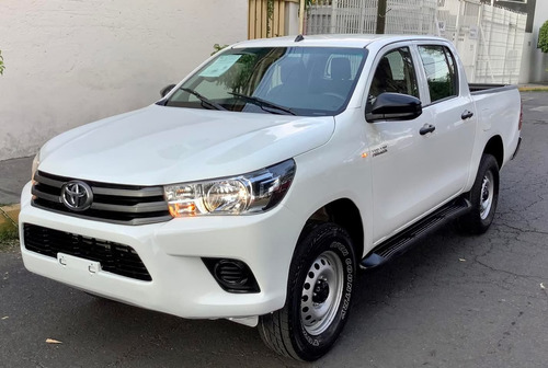 Toyota Hilux 2.7 Cabina Doble Base Mt