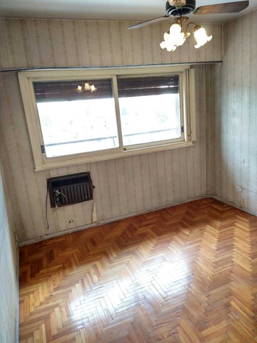 Vende: Departamento De 4 Amb En Villa General Mitre