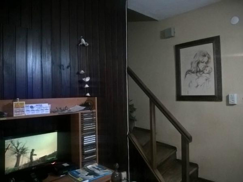 Casa En Venta - 3 Dormitorios 2 Baños - 250mts2 - San Nicolás De Los Arroyos