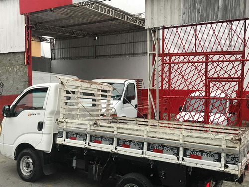 Kia Bongo 2.5 Luxo 4x2 Rd Turbo C/ Carroceria 2p 2010