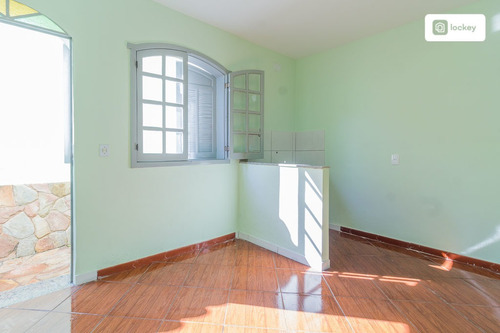 Imagem 1 de 12 de Aluguel De Casa De Fundos Com 30m² E 1 Quarto - 32004