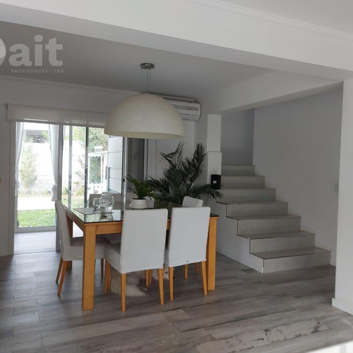 Imagen 9 de 21 de Venta Casa En Housing En Villa Warcalde 3 Dormitorios, Pileta.