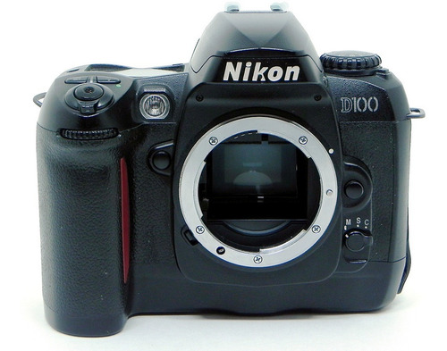 Câmera Digital Nikon D100 No Estado P/ Conserto Ou Peças
