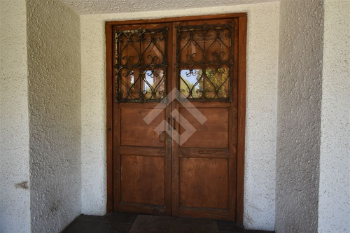 Casa En Venta De 5 Dorm. En Chicureo Piedra Roja Colina