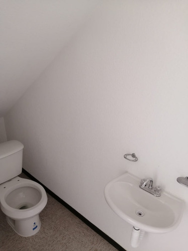 Casa Amplia De 3 Recamaras En Cluster Privado Con Seguridad Y Casa Club Con Alberca En Ojo De Agua Tecamac Edomex
