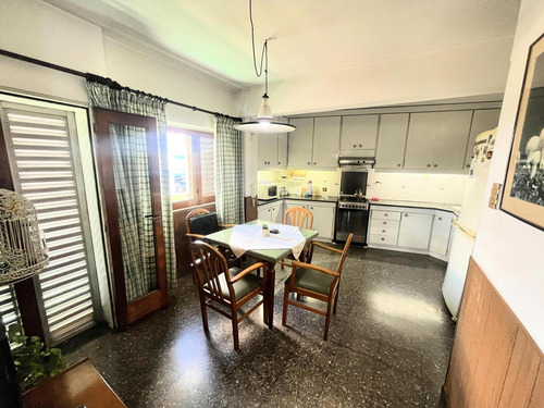 Venta Casa En Primer Piso Quincho Completo Con Pileta En Terraza Apto Crédito En Zona Sur