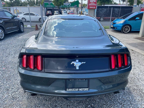 Imagen 4 de 7 de Ford Mustang Americana