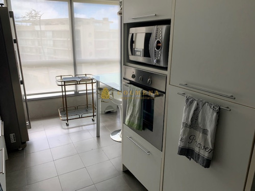 Apartamento Penthouse En Venta Con Vista Tres Dormitorios- Ref: 3221