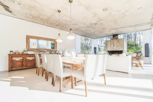 Casa En Venta De 4 Dormitorios En Barrio Privado, Laguna Blanca-punta Del Este.