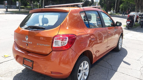 Imagen 6 de 11 de Renault Sandero 2017 1.6 Expression Mt