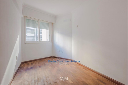 Apartamento En Venta De 3 Dormitorios En Rambla De Punta Carretas
