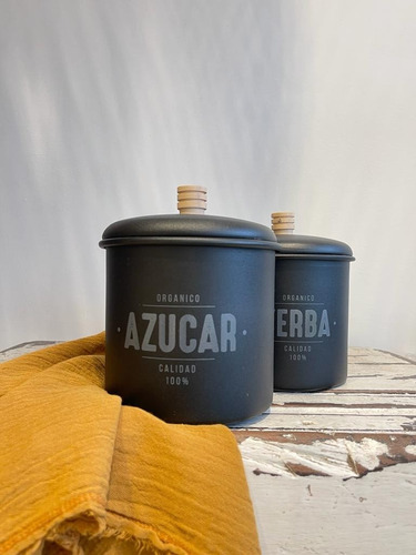 Imagen 3 de 3 de Tarro Yerba O Azúcar Aluminio Enlozado Cierre Hermético 1.8l