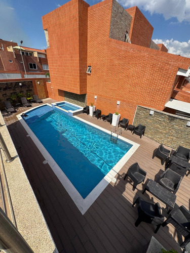 Townhouse De Lujo En Terrazas De Camoruco - Wc