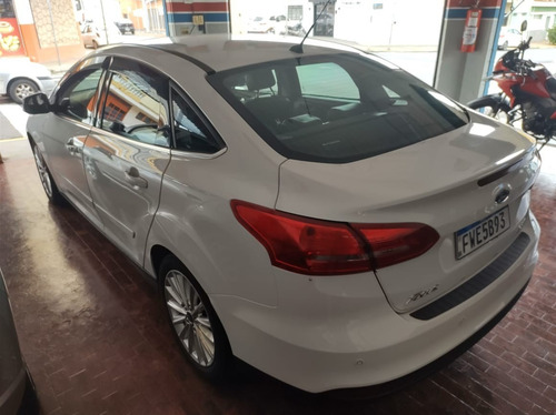 Imagem 4 de 10 de Ford Focus Sedan Titanium 2.0 Branco 2016