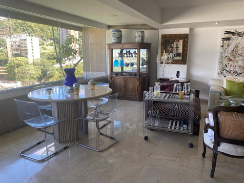 Apartamento De Lujo Bella Cocina Super Actualizada.