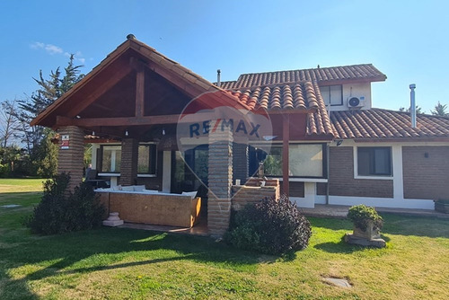 Exclusiva Casa En Parcela En Paine
