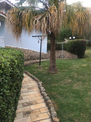 Imagem 10 de 30 de Chácara 2500m2, 4 Dormitórios, 2 Suítes, Copa, Despensa, Varanda, Piscina, Área Gourmet Com Churrasqueira, 2 Poços Caipiras, 2 Lagos, Acesso Asfaltado - Ch00258 - 70818028