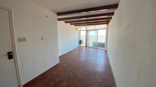 Imagen 4 de 12 de Venta De Apartamento 2 Dormitorios Sobre Rambla De Malvin
