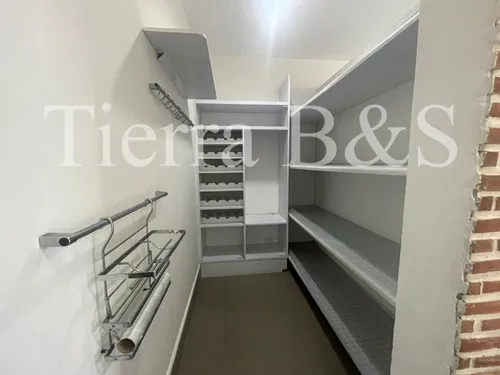 Lujosa Residencia: Confort Y Elegancia Por $13.900.000 Incluida Administración, San Simón