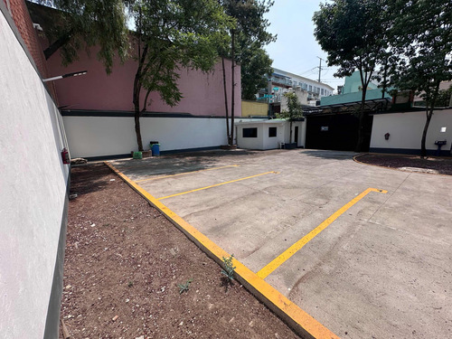 Terreno 650 M2, Listo Para Su Residencia En Calle Cerrada.