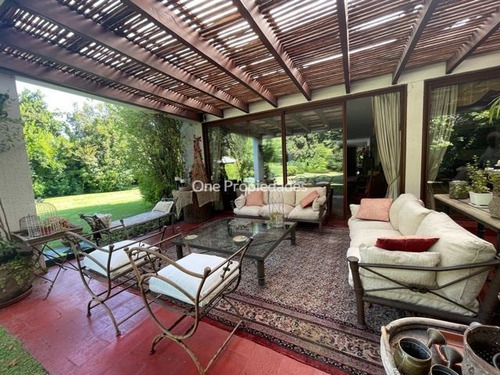 Casa En Venta De 4 Dorm. En Las Condes