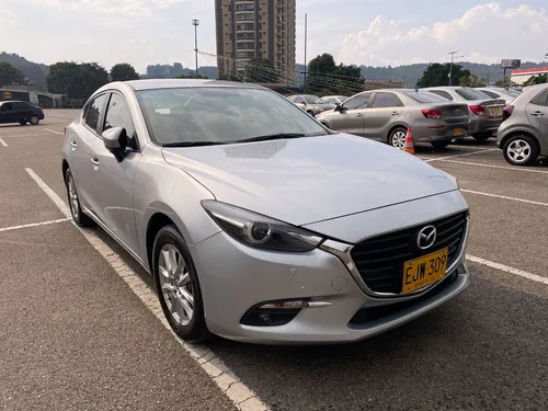 Mazda 3 2.O SPORT TOURING