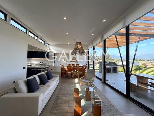 Nueva, Amplia Y Luminosa Casa Condominio Polo Maitencillo