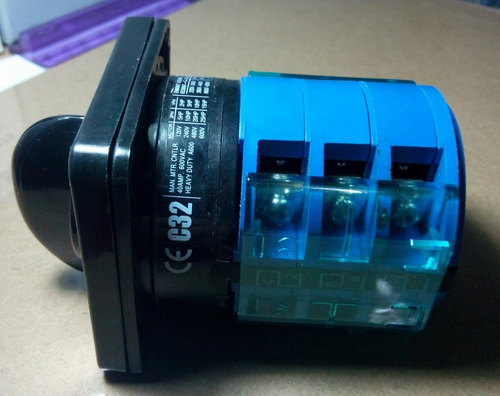 Conmutador Selector Swiche Trifásico 32 Amp 3 Posiciones 3p