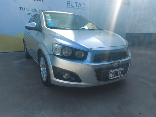 Imagen 3 de 21 de Chevrolet Sonic Lt 1.4 4p Sedan C/gnc
