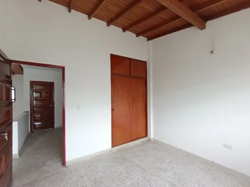 Casa En Venta En Ciudad Jardin. Cod V30481