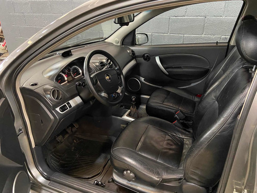 Imagen 12 de 14 de Chevrolet Aveo Lt 3p