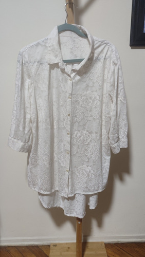 Camisa Blanca Floreada 