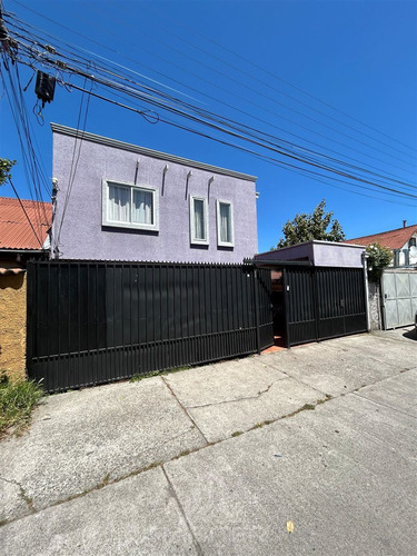 Casa En Venta De 4 Dorm. En Curicó