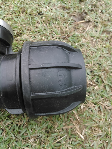 Imagen 3 de 4 de Conexion Tee Para Manguera De Riego Pead De 63mm X 2