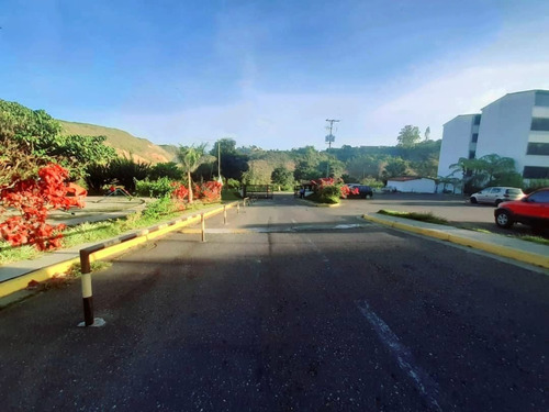 Imagen 2 de 11 de Venta De Apartamento En El Solar De La Quinta, Los Teques. Ofx