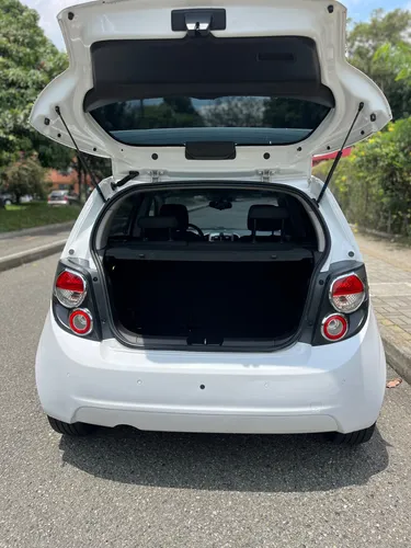 Chevrolet Sonic 1.6 Lt 5 p