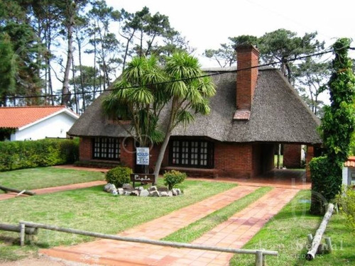 Punta Del Este, Pinares, 4 Dormitorios.- Ref: 2627