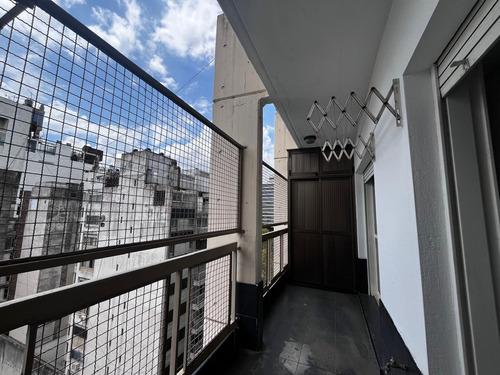 Departamento En Venta Piso Exclusivo, Luminoso, Balcon Al Frente Y Contra Frente, 3 Amplios Dormitorios